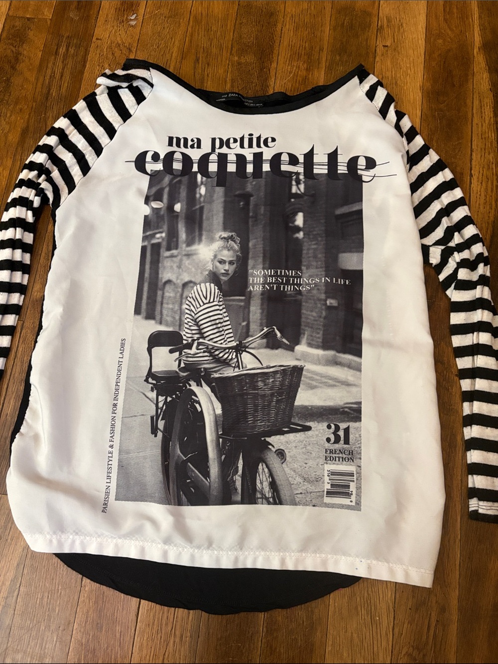 Women’s Striped Sleeve Graphic Top - Black & White